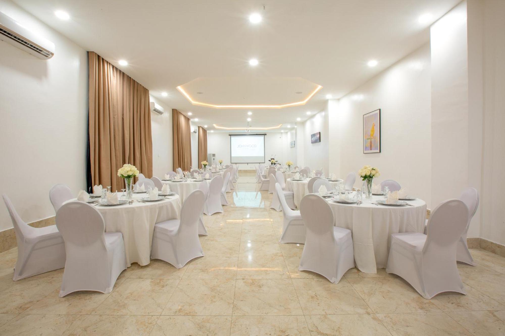 Johnwood Hotel By Bolton Abuja Kültér fotó